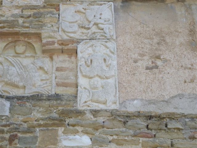 San Vito sul Cesano carvings of mythical creatures